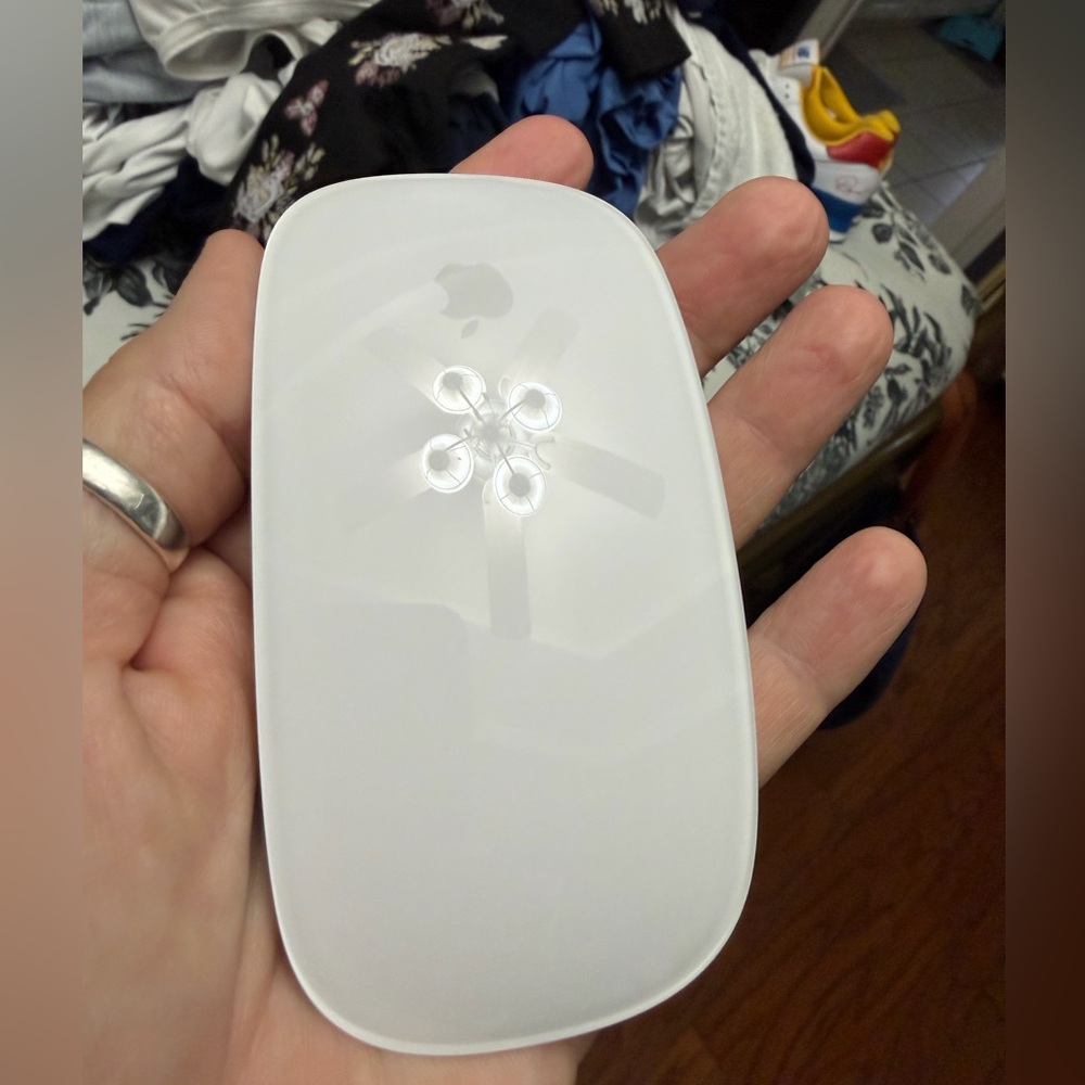 Apple wireless mouse, brand new never used